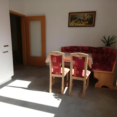 Ferienwohnung, Messenah, Ruhige Stadtlage Appartamento